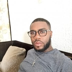 Recherche rencontre et voire plus si affinité. Merci