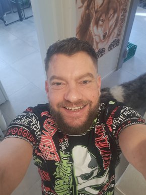 Recherche à faire des nouvelles rencontres et voir plus si affinités 