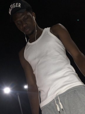 Je cherche une femme sérieuse  pour former quelques chose de sincère 