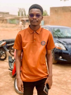 mon watsap :0022670035162. je cherche une fille serieuse Europeenne ou americaine