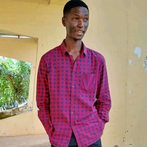 Recherche d'une fille de moins de 24 ans pour une relation serieuse
