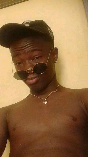 Je suis la pour vous satisfaire avc plaisir