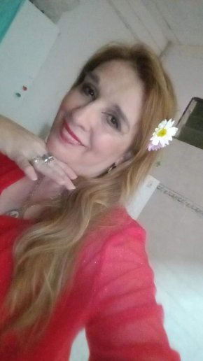 Soy una mujer libre que disfruta de la vida . Me encanta viajar 