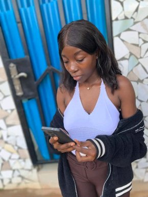Hello!!! I'm Julie Carole from Cameroon, am 25 and am looking for a life's partner