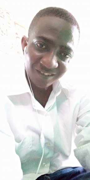 calme , souriant , parfois timide , généreux , amicale , joyeux , a la recherche de................ 