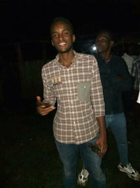 Un jeune homme qui veut un amour parfait