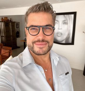 je crois a l'amour et tout le monde a le droit d'etre heureux ou heureuse 