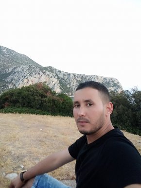 cherche un femme sérieux pour une relation durable je suis sérieux agé 31 ans je suis marocaine  