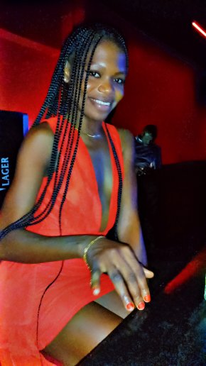 Je suis une femme qui est restée très longtemps celibataire, je recherche un homme qui voudrait bien
