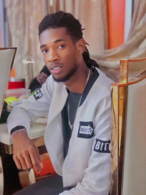 Je suis scénariste et acteur dans des séries sénégalaise