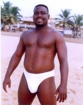 je suis un black bien en forme et je veux une relation