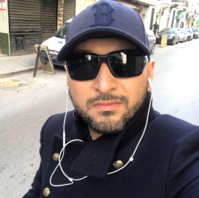 I am a young Tunisian looking for a partner with whom I will continue my life to live it!!