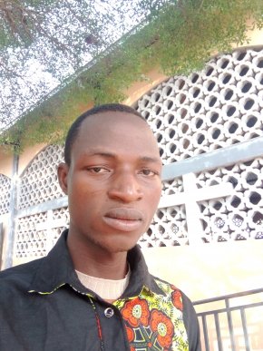 Je cherche une relation amoureuse , durable,entraide mutuel et le partage.