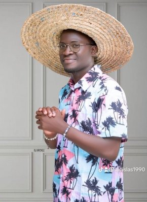Je cherche une bonne relation pouvant me faire quitter le Bénin pour toujours 