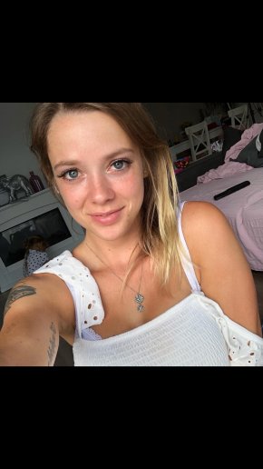 Je suis une personne très sensible, serviable attentionnée, respectueuse, sincère et sympathique 