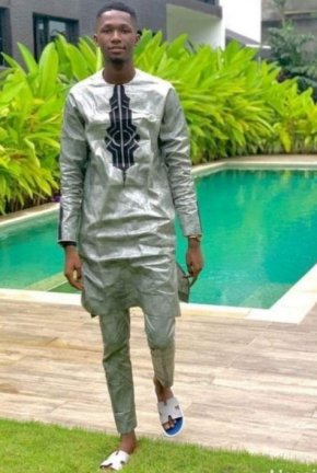 Recherche une femme pour relation causerie en Afrique et à l'international. 