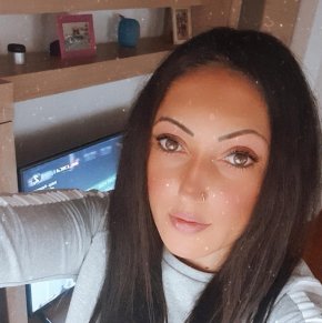 Moi je recherche tout d'abord a entamer une relation amicale je veux dire par la que je veux mieux c