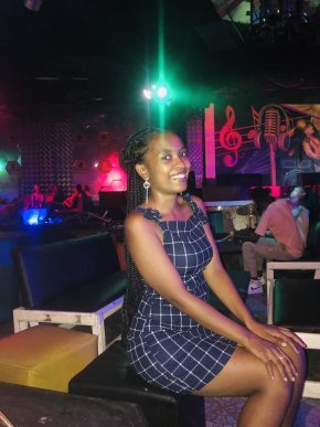 Jeune fille simple qui recherche un homme 