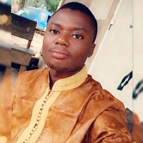 Jeune sérieux à la recherche d'une âme sœur 