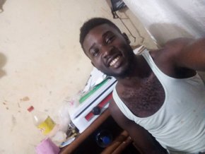 je suis un jeune respo je cherche une femme qui connais Dieu pour une relation serieuse au cameroun