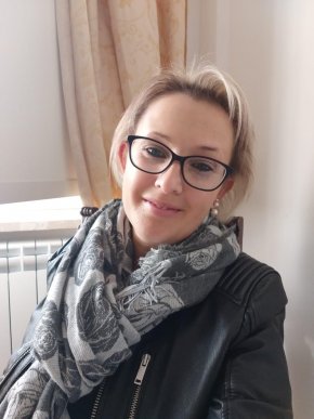 Je suis célibataire je suis ici une relation sérieuse à long terme .