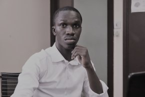 JE SUIS CELIBATAIRE A LA RECHERCHE DE L'AME SOEUR 