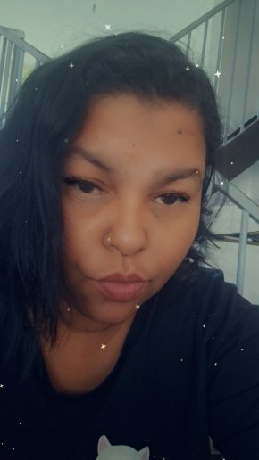 Femme douce cherche relation sérieuse avec homme sérieux 