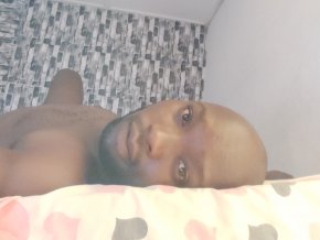 Relationship avec quelqu'une de bien , en bref je suis à la recherche de la personne idéale pour moi