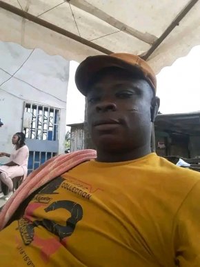 Je recherche une relation sérieuse d'une damme mature  Merci