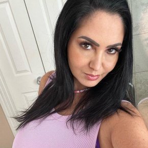 Une personne honnête   Je recherche une relation sérieuse avec homme sérieux qui sais où il vas 