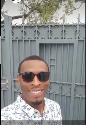 Ton sourire candide et ravageur Me trouble et apaise mon corps de ta liqueur, Mon âme subjuguée s’ab