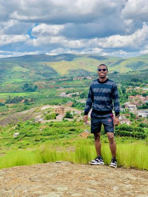Humble, simple, honest, caring, love traveling, cinema, cooking
