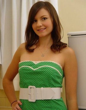 je suis une fille de 36ans je vis en France nous pouvons pas sur whatssap si vous êtes intéressé 