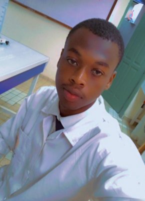 Je suis un homme sincère gentil attentionné aimable sens oublié je suis fort au lit 