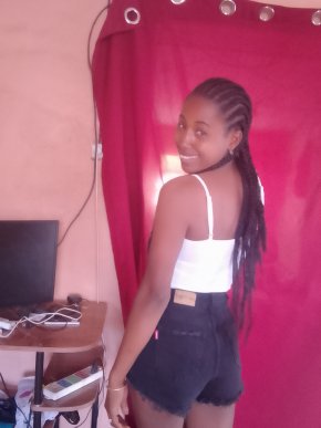 Je suis une fille très sérieuse et très sympa,cool 
