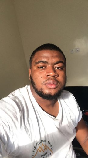 Recherche relation sérieuse , long terme, bonne intention 