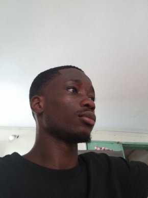 +225 0507678167♥️♥️.  Une fille ambitieuse et véridique les qui sortent avec 3 hommes ce n'est pas l