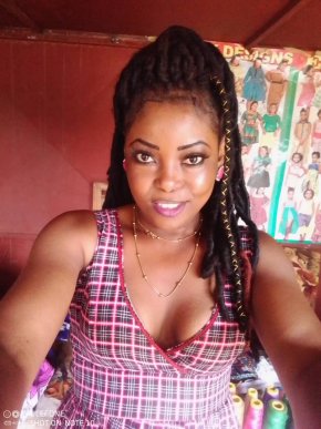 Je suis une femme déterminé à la recherche d'une relation sérieuse 