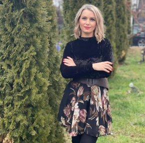 Homme qui aveux réellement une femme a ces cote 