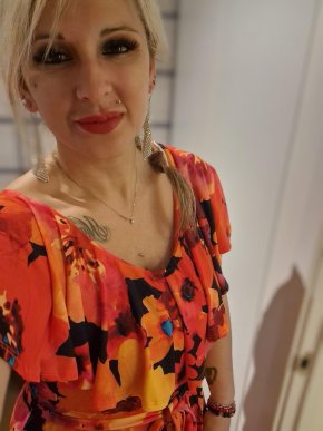 Je suis ici à la recherche d’un homme sincère honnête celui avec qui je pourrai vivre heureuse 