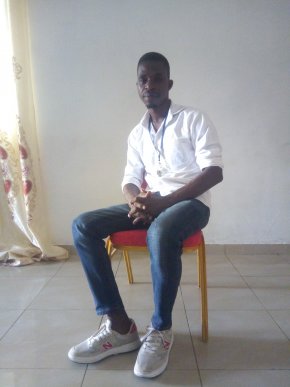 Recherche l'amour pour une relation romantique et futur 