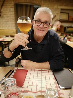 Moi je suis à la recherche d'une belle femme c'est à dire fidèle, gentille, sincère passionnée, sent