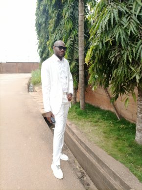 Recherche âme sœur absolument compatible, belle, aimable, adorable, futée, dynamique..