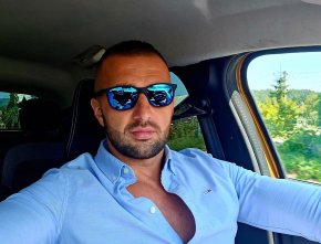 Un homme sincère prêt à aimer et être aimé