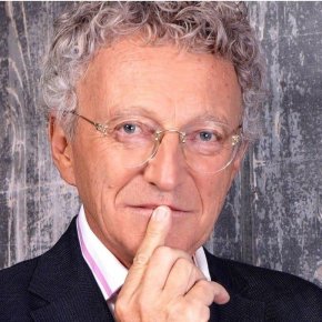 je suis une personne qui aime beaucoup voyager 