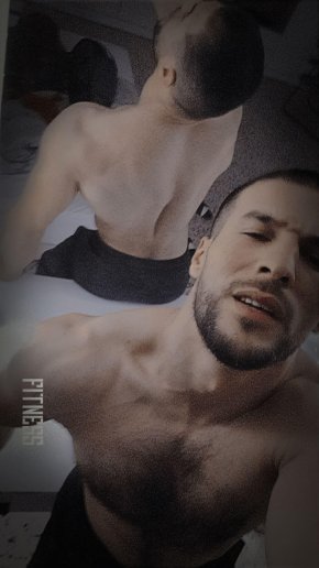 Cherche femme âgée ou bien un couple libertin 