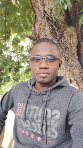 Bel homme a la recherche d'une belle amitié voire plus afin de se connaitre et faire chemin ensemble