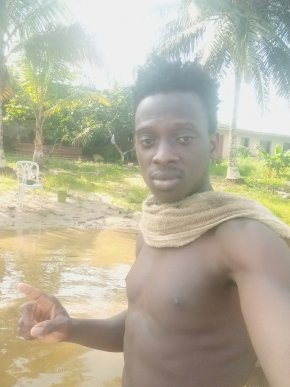 Morrisson je suis Célibataire je cherche une relation sérieuse voici mon numéro +2250101722383