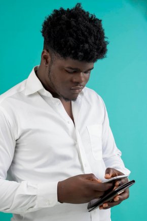 besoin d'une fille de 18 à 23ans ayant une bonne moralité pour une relation sérieuse et durable. je 