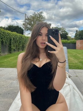 Disponible pour vos moments de plaisir coquin sans prise de tête 